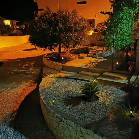 بيت للعطل House Roko *