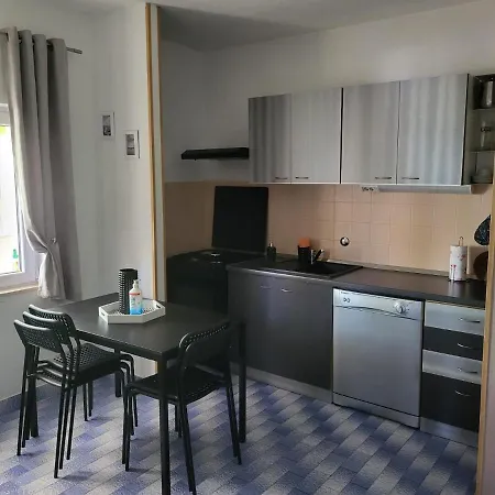 بيت للعطل House Roko